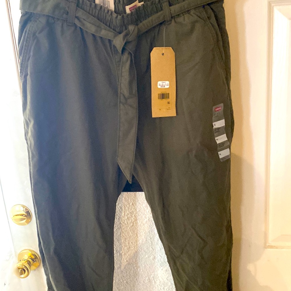 Levi green cotton jogger pants with pockets relaxed fit